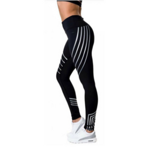 Seamless outdoor leggings with reflector