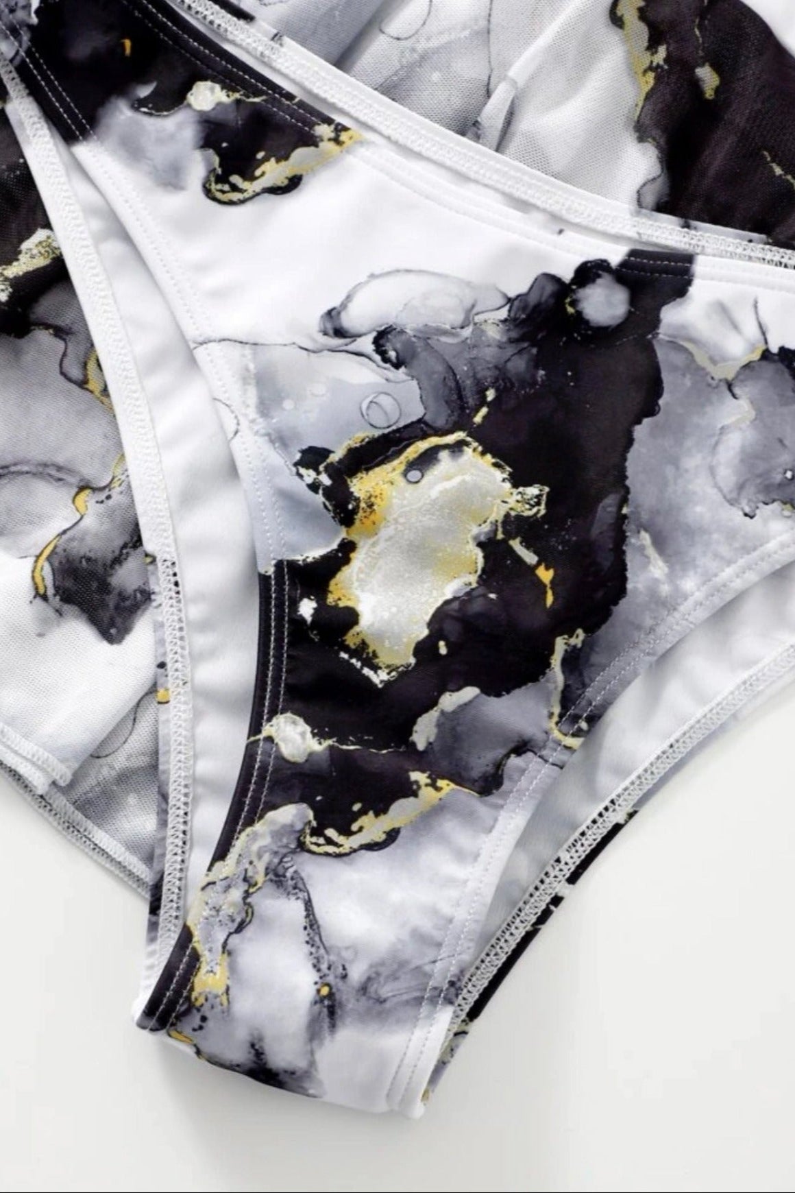 Damen-Bikini-Set dreiteilig mit Rock marmoriert schwarz unterteil