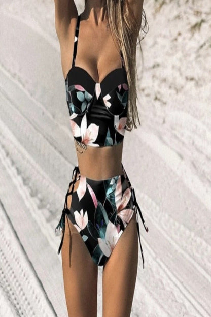 Bikini Damen mit hohem Hüftband schwarz vorne blüten